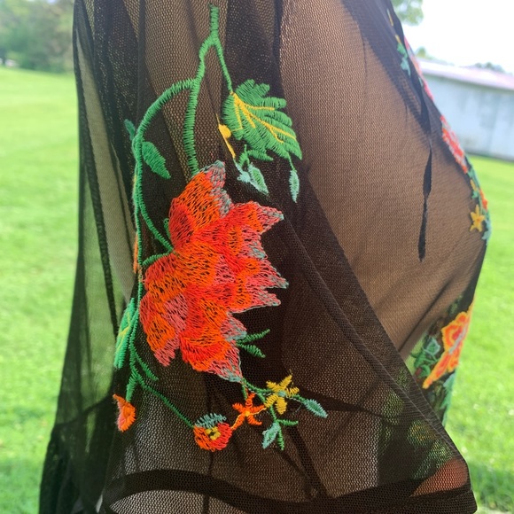 Zara Mesh embroidered dress - Picture 7 of 8